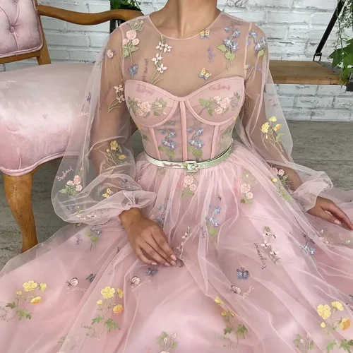 Abbigliamento da festa e vacanza