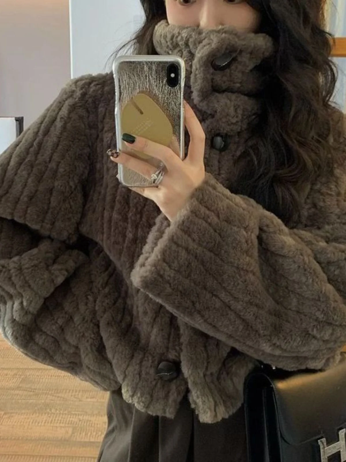 

2025 Autumn Winter Thiened ort Coat Retro Stand Collar Warm Furry Outerwear Women Small Size Vintage Sle Fur Jaet