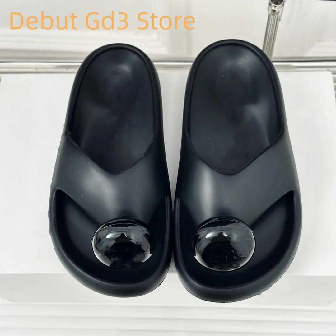 

Новинка 2024 г., Симпатичные сандалии с круглыми кнопками, модель лето, верхняя одежда, сандалии на толстой подошве для отдыха, пляжные тапочки