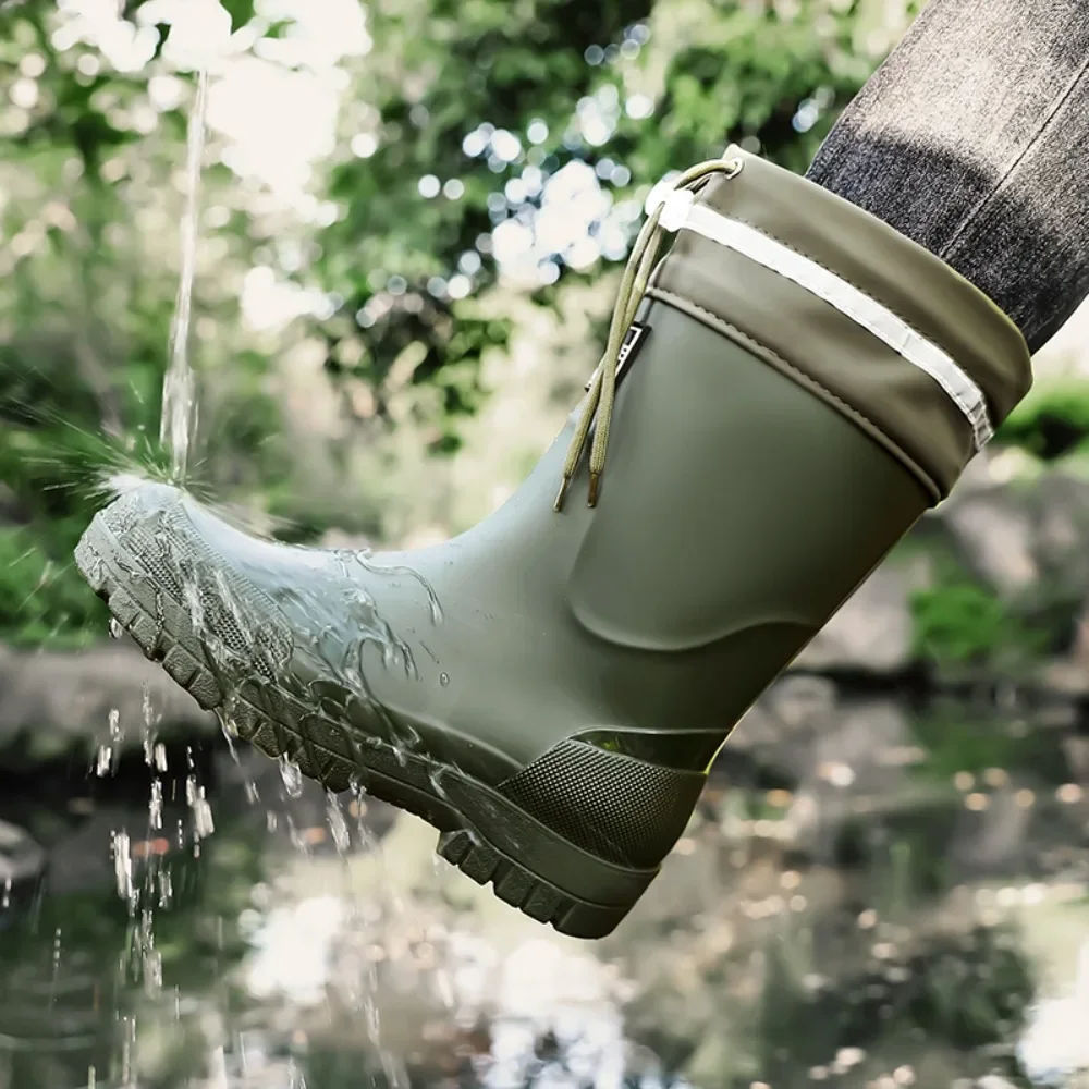 

Men's Lightweight Waterproof Fishing Rain Boots Anti-slip Wear-resistant PVC Boot Tube round Toe EVA Insole Plain Color Adult