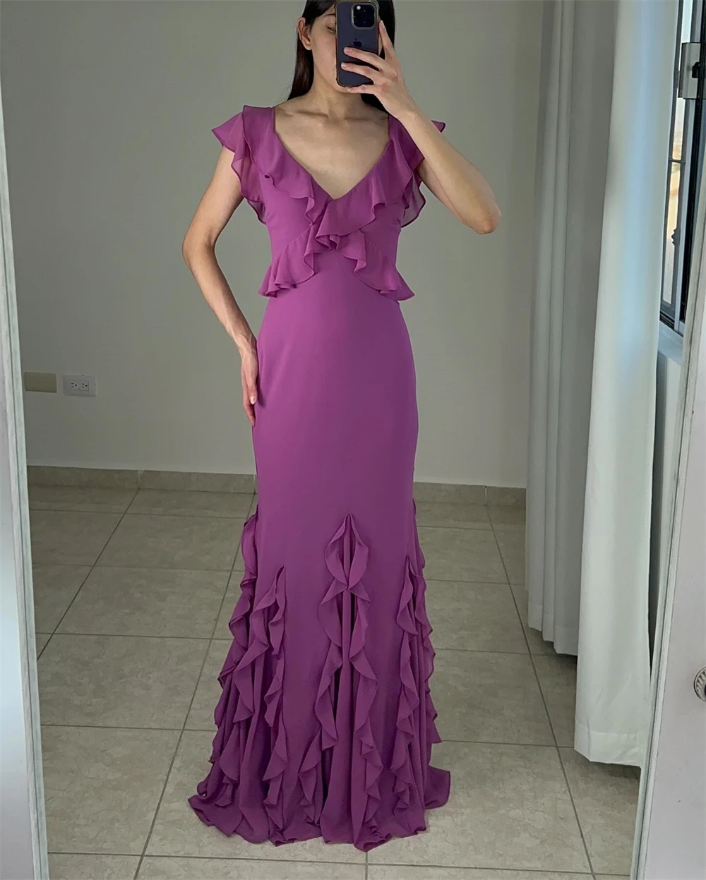 Вечернее платье по индивидуальному заказу. Простое шифоновое платье с v-образным вырезом и открытыми плечами. Платья для выпускного вечера без рукавов. Изысканные прямые платья для особых случаев.