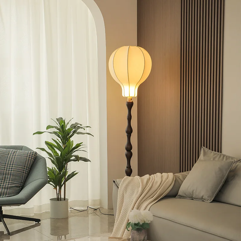 

French medieval wabi-**** wind floor lamp living room American retro