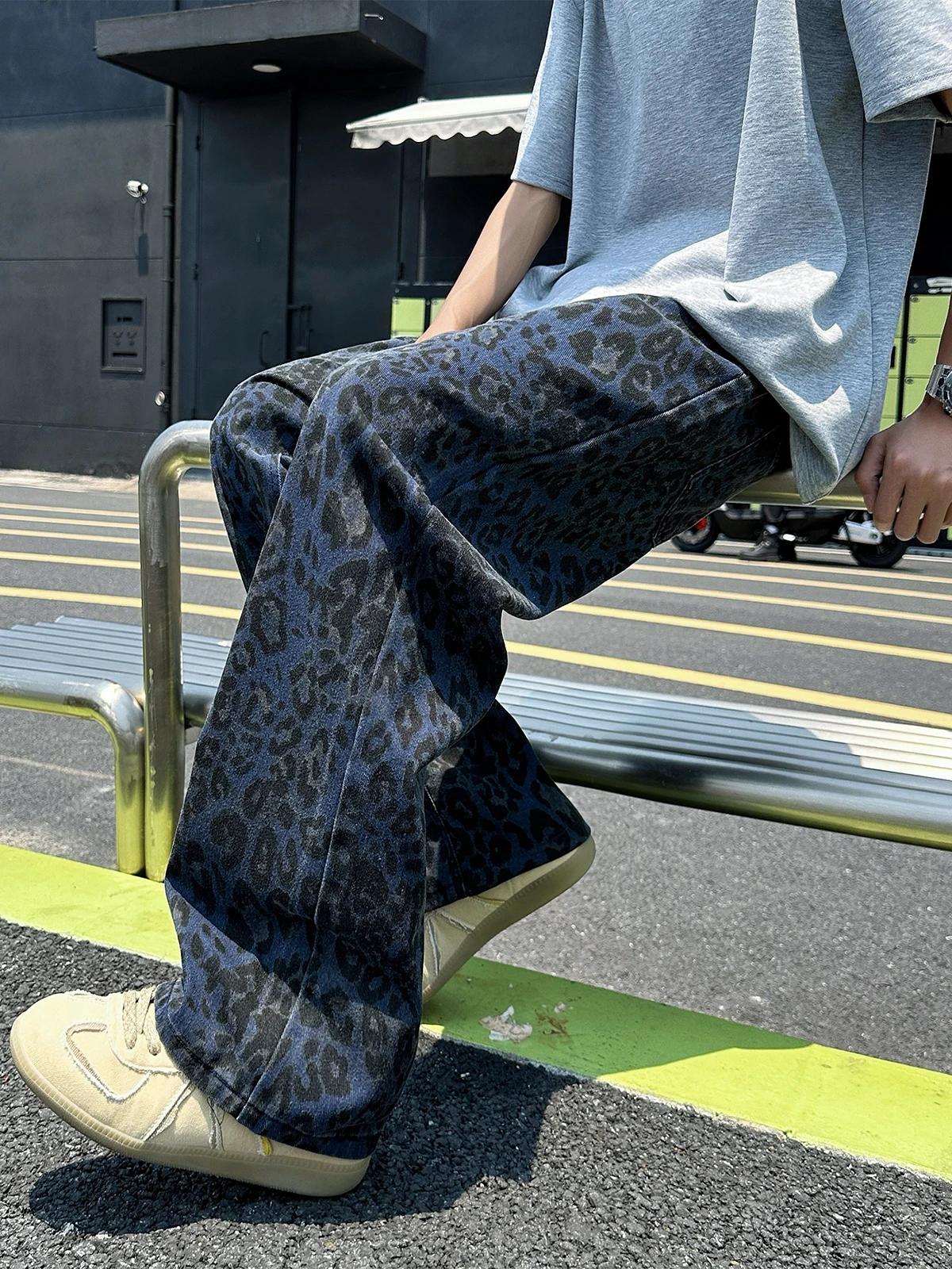 Loose Wide Leg Jeans Leopard Print Unisex Summer American High Street Style Bell Bottoms Straight Cut Long Trousers