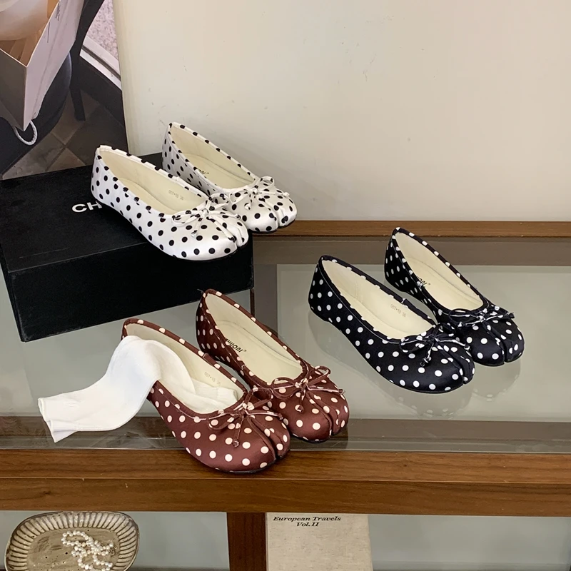 

Summer New Brand Women Flats Fashion Split Toe Shallow Mary Jane Shoes Soft Casual Ballet Shoes Polka Dots Women Shoes