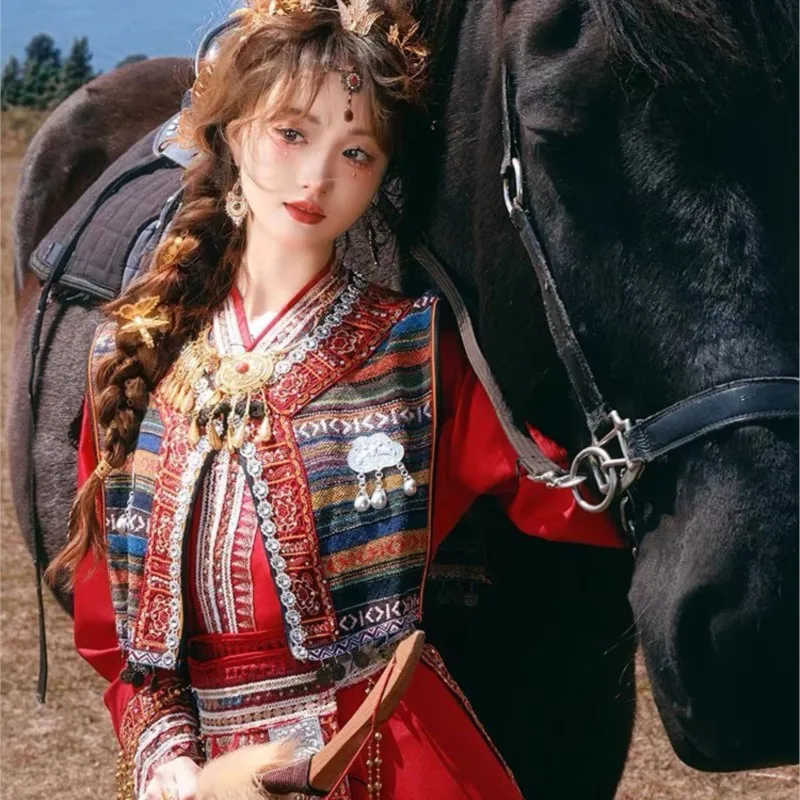 ภูมิภาคตะวันตกลมแห่งชาติสาวเสื้อผ้าหน้าผากโซ่เครื่องประดับคอปกการถ่ายภาพรูปแบบใหม่