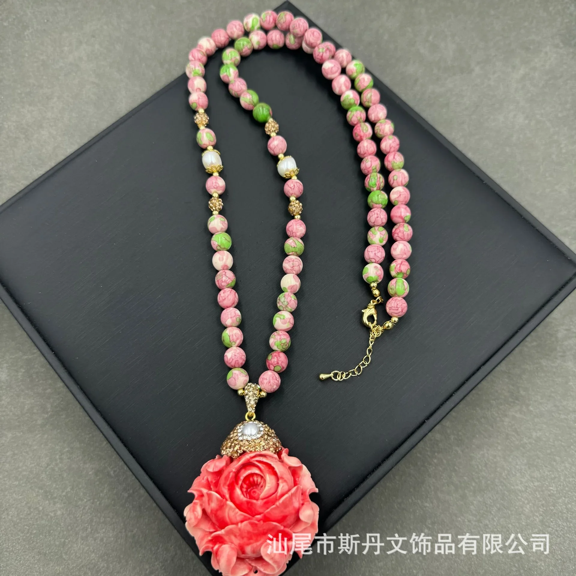 New shell pressed powder flower inlaid pearl necklace personalized rose medieval high-end sweater chain wholesale
