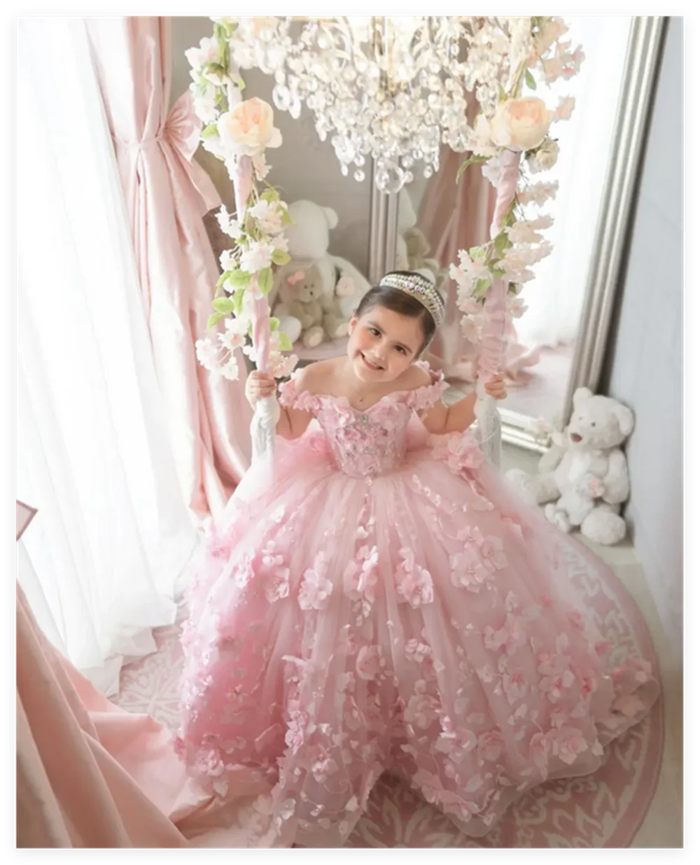 Vestido de niña de flores, falda acampanada con pétalos tridimensionales dispersos en todo el vestido y enredaderas bordadas con cordones