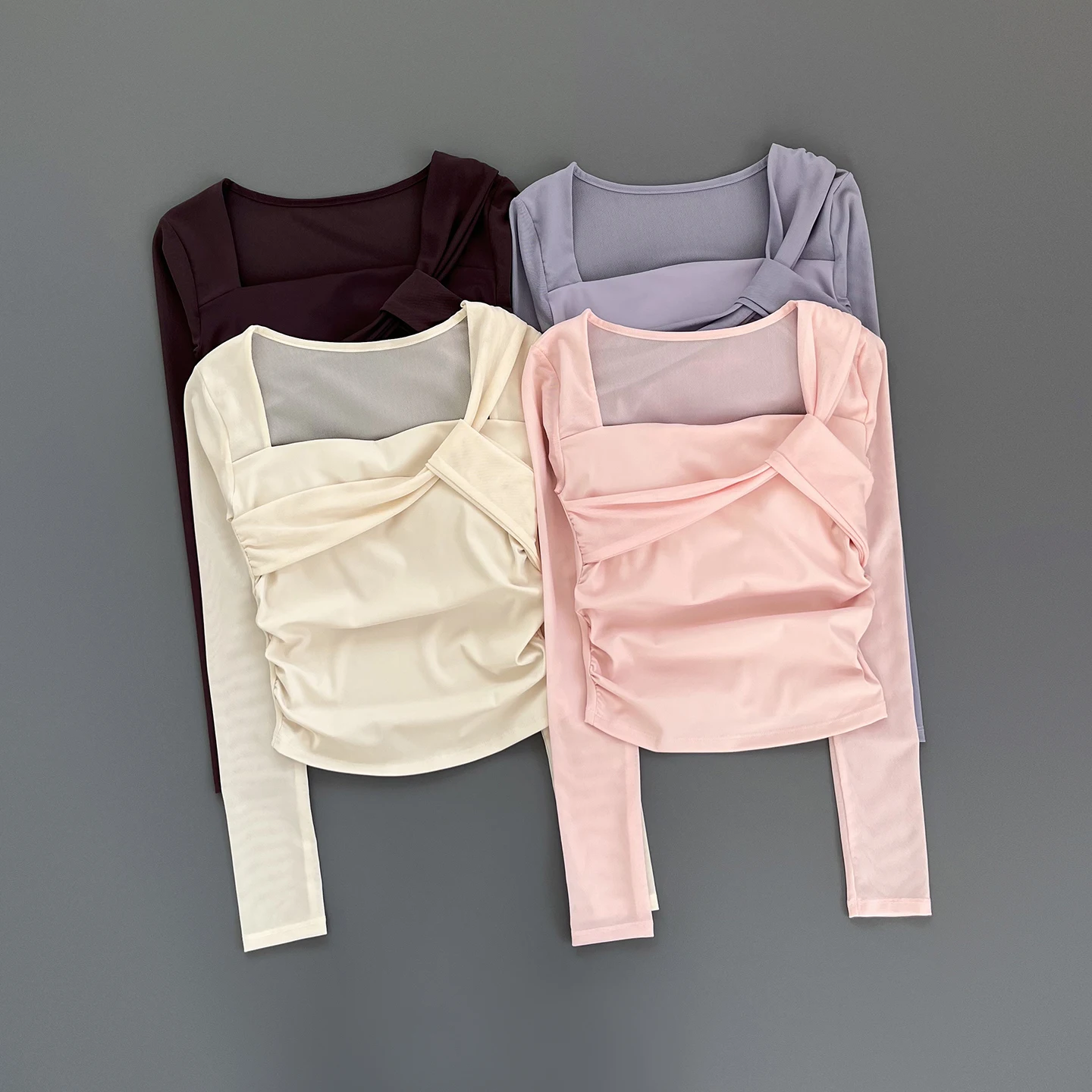 Damen Yoga-Oberteil mit eckigem Ausschnitt, Netzstoff, langen Ärmeln, Schulter-Drehdetail, seitlich gerafftem Stoff, weich, atmungsaktiv, Fitness-Sport-T-Shirt