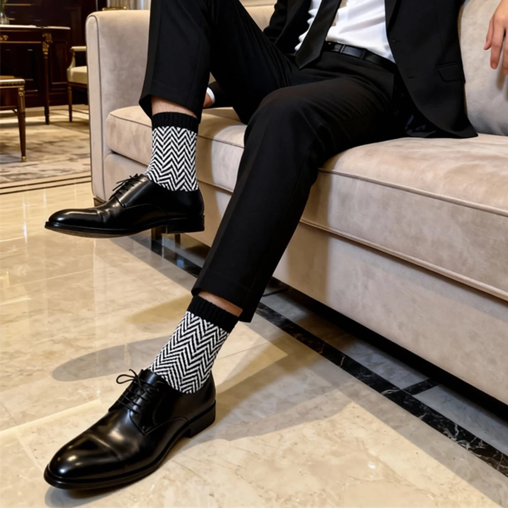 Men Autumn Keep Warm Formal Dress Socks Middle Length Wavy Printed Elastic Sweat-absorbing Running Sports Socks