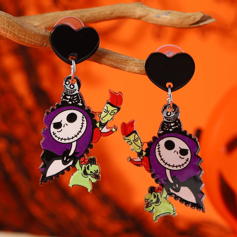 A pair of fashionable hanging earrings for women, creative and terrifying night horror funny skull couple Jack Sally cartoon cha