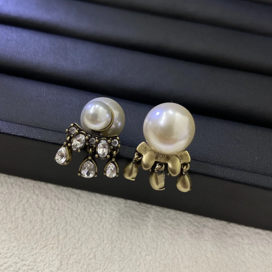 Pure silver s925 fashionable French charm light luxury  classic pearl earrings office women's accessories holiday gifts