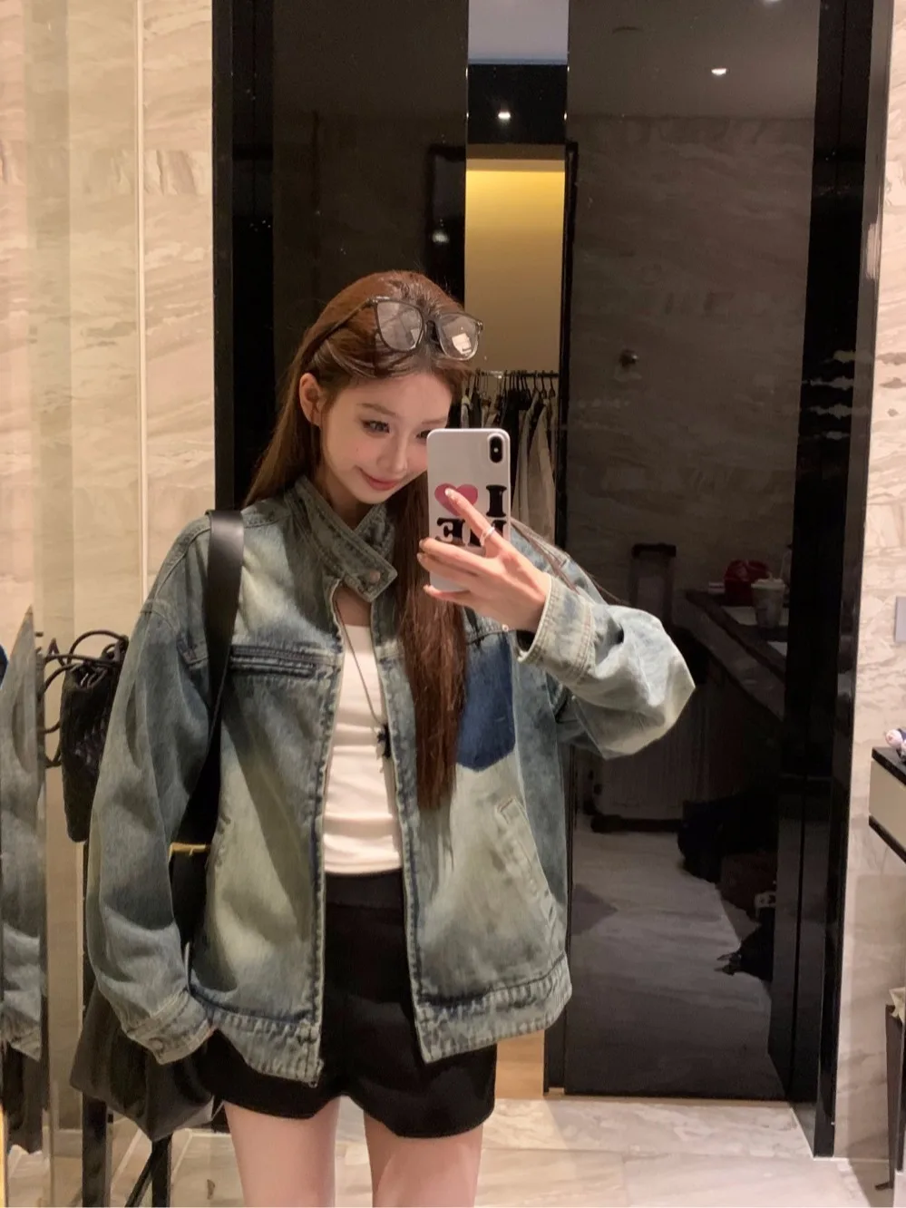 

Джинсовые пальто женские зимние стеганые плюшевые стеганые пояса с капюшоном укороченные расклешенные функциональные уютные многослойные водолазки