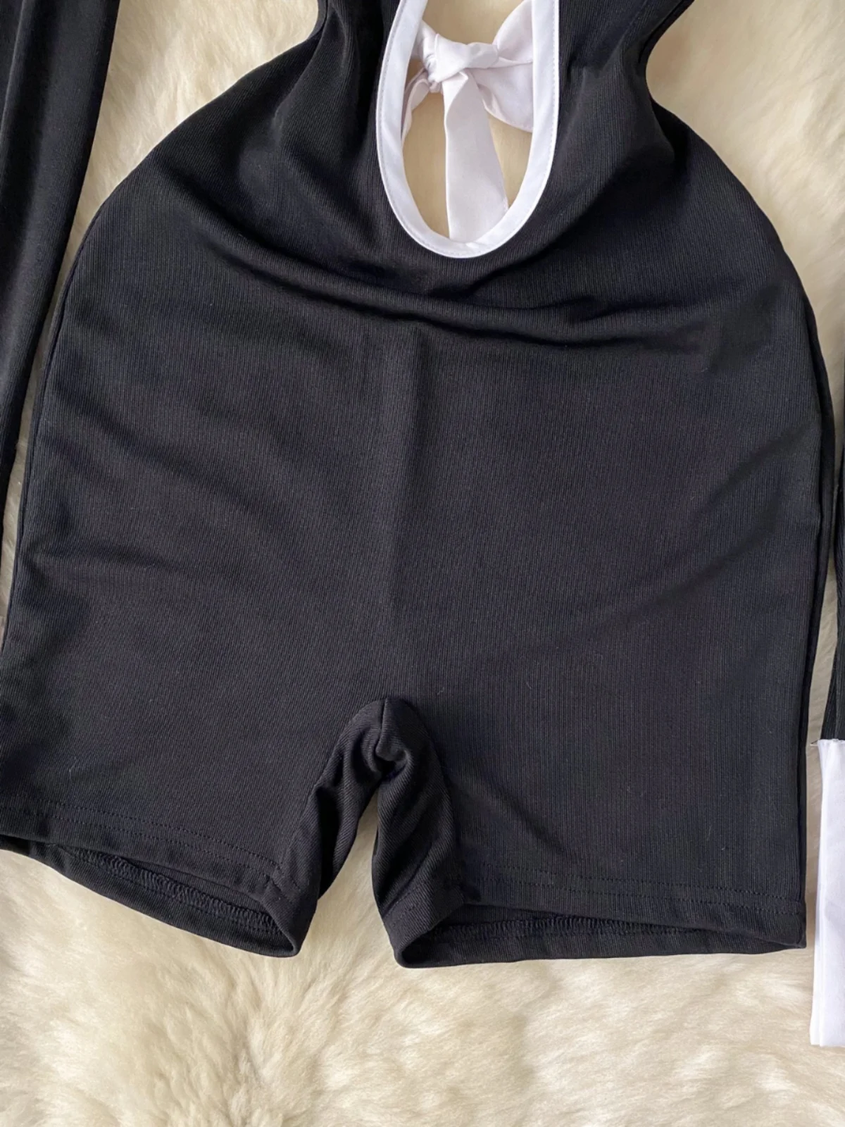 بدلة نسائية مثيرة بأكمام طويلة وتصميم مجوف مع ياقة متعددة الألوان وبنطلون نحيف بخصر مرتفع بأسلوب عملي أنيق للصيف #2