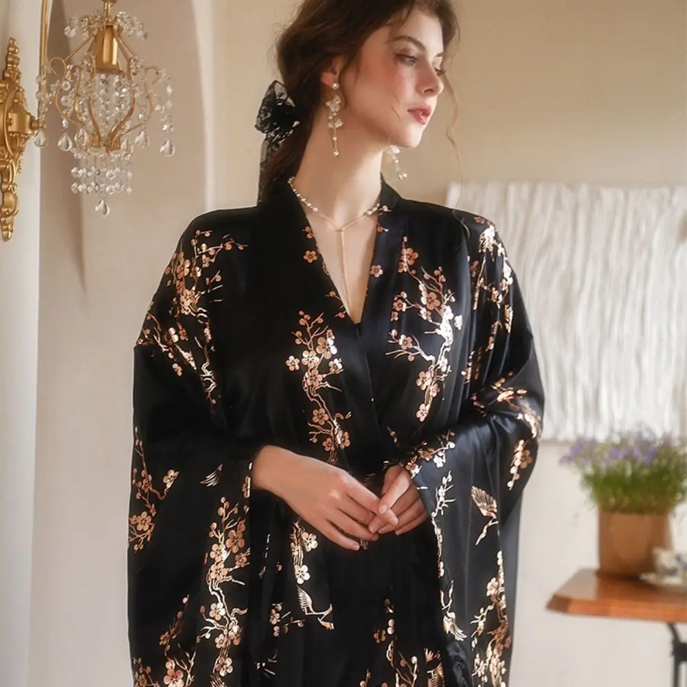 Luxury Women Pajamas Robes Charming Comfortable Red Womens Robes Bronzing Flower Black Kimono Bathrobe Wedding Party Team