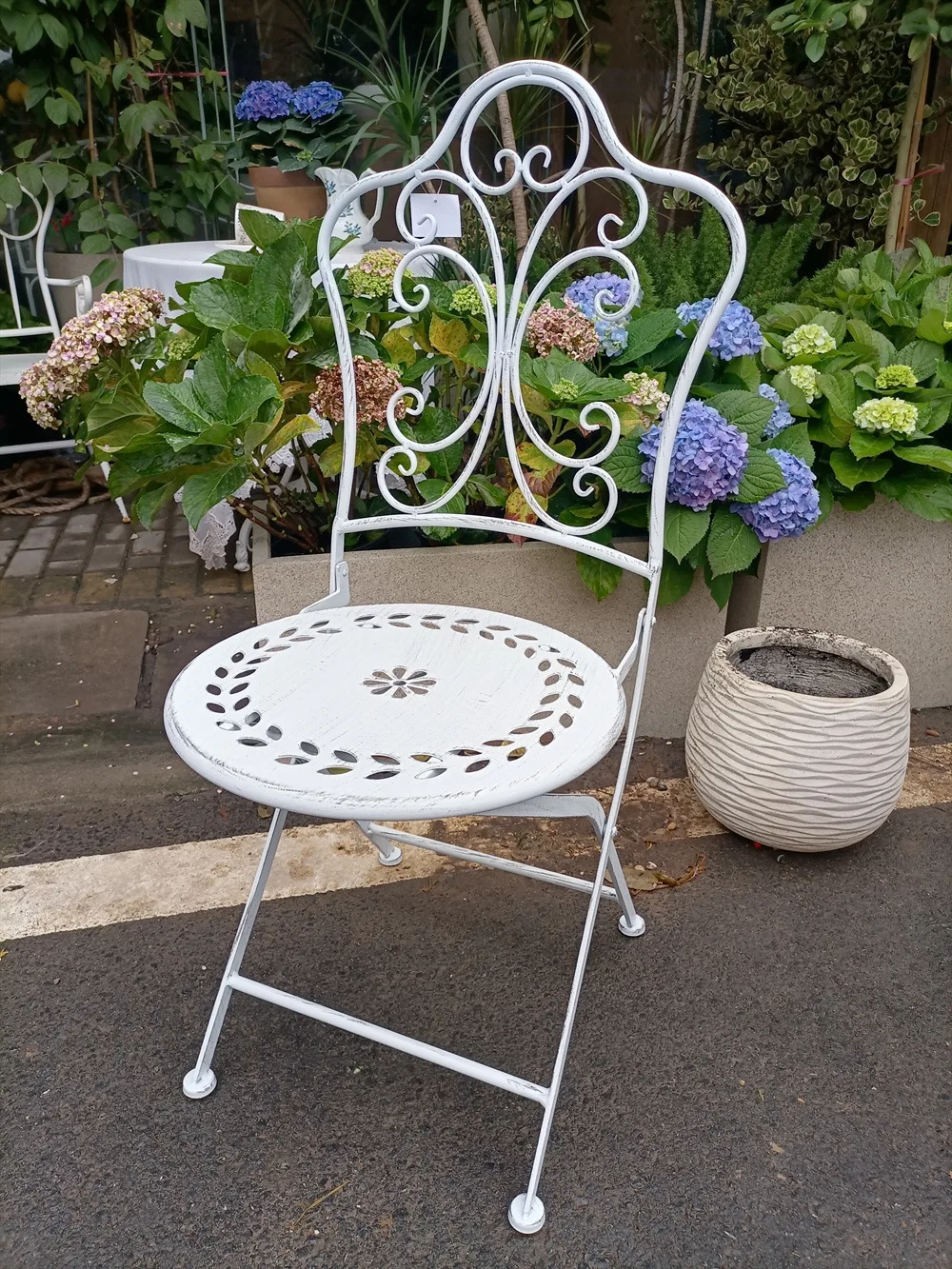#French Style Iron Hollow Pattern Outdoor Table And Chair Set For Balcony Courtyard Villa Leisure