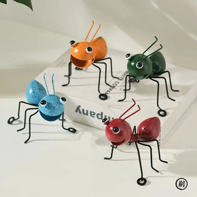 Metal Ants Garden Decoration, Fence Lawn Bedroom Living Room Hanging Wall Decoration, 3D Sculpture Ants Art Decoration Ornament