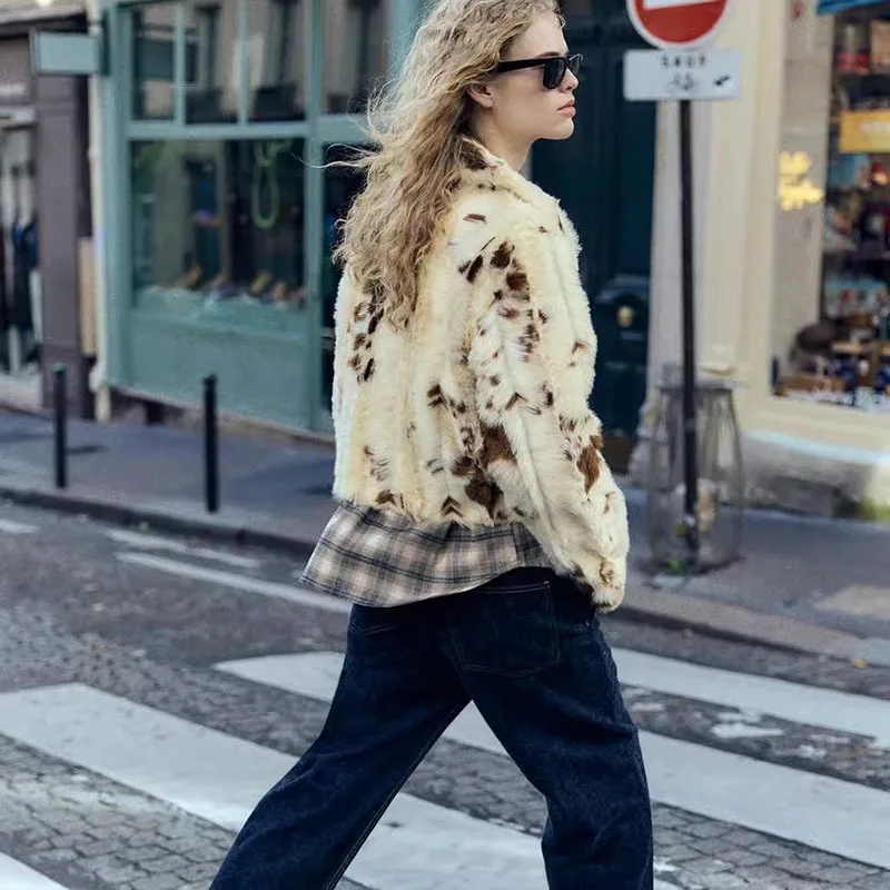 

2025 Fall New Faux Fur Turn-Down Lapel Jackets CoatsWinter Thick Fur Fluffy Chic Color Block Short Jackets Tops Outerwear