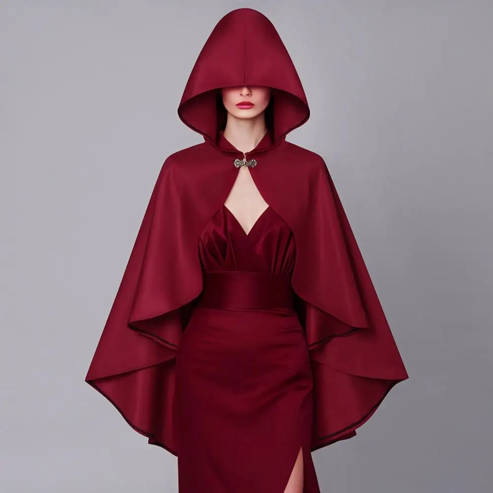Cloak with Unique Tailoring Halloween Cloak Retro Hooded Shawl with Metal Buckle Versatile Role-playing Costume Accessory