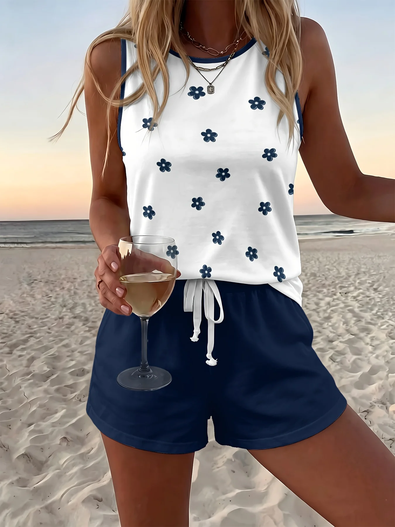 Women's Summer Fashion Floral Print Sleeveless Vest + Shorts Two-Piece Set, Suitable for Daily Wear