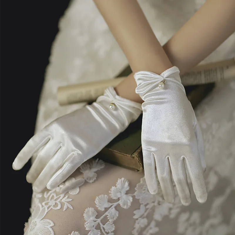 Robe de mariée en satin blanc, gants courts et élégants, gants de patients en maille, dentelle, doigt de plume, nœud de perle de pétale, nouveau