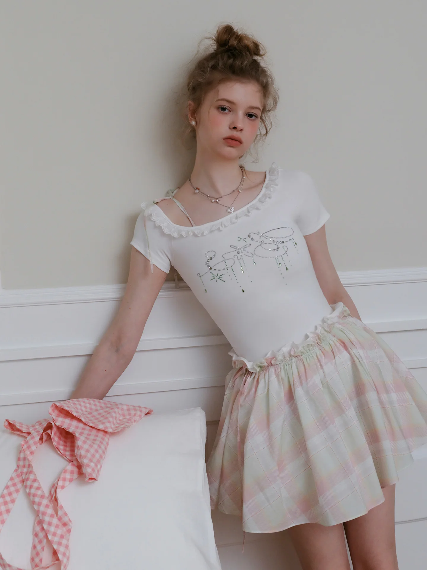

White Lace Trim Short Sleeve T-Shirt Women's Summer Slim Fit Shoulder Bared Diamond Embellished Casual Comfortable Top