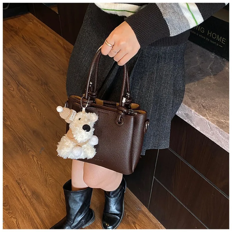 

2025 Women Small Adjustable Strap Crossbody Bag Retro Large-capacity High-end Handbag Autumn Winter Vintage Single-shoulder Bag