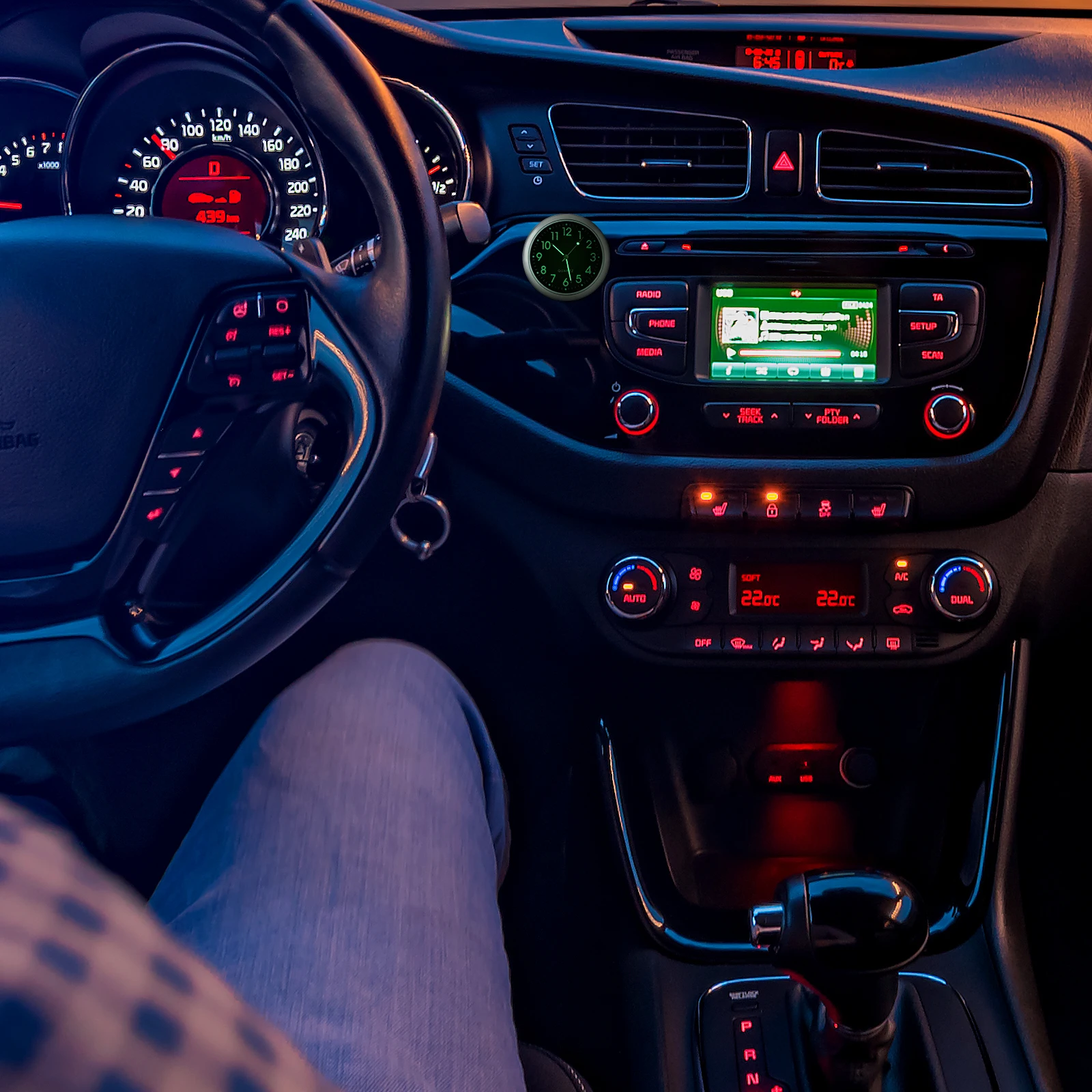 

1pcs Pointer Clock Mini Car Dashboard Black Round Electroplating Wear Resistant Long Use Car Quartz Watch Vehicle