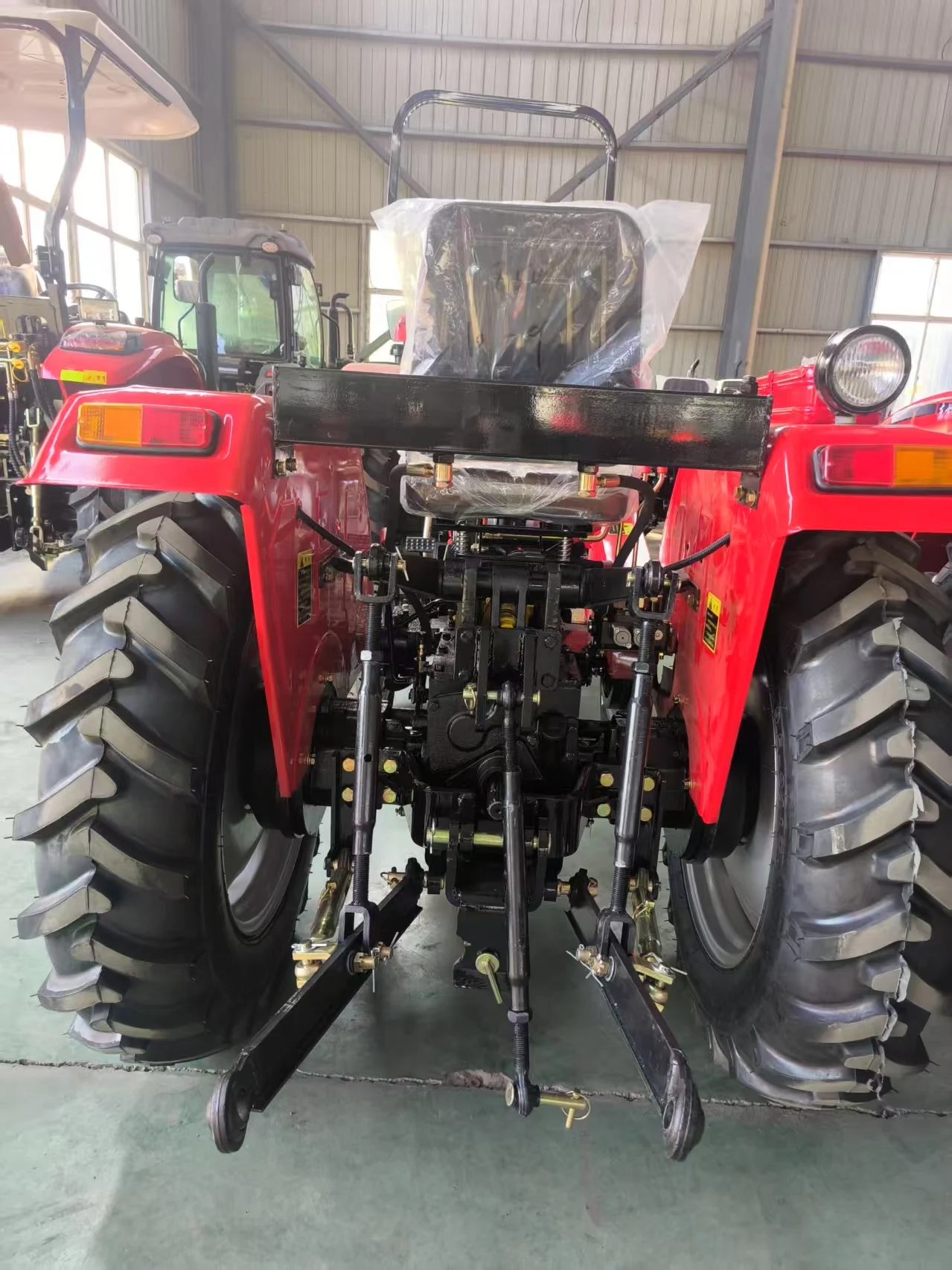 25HP Mini Tractor 4x4 Landbouwmachine 2Wheel Mini Roterende Helmstok Compacte Tractor Cultivator