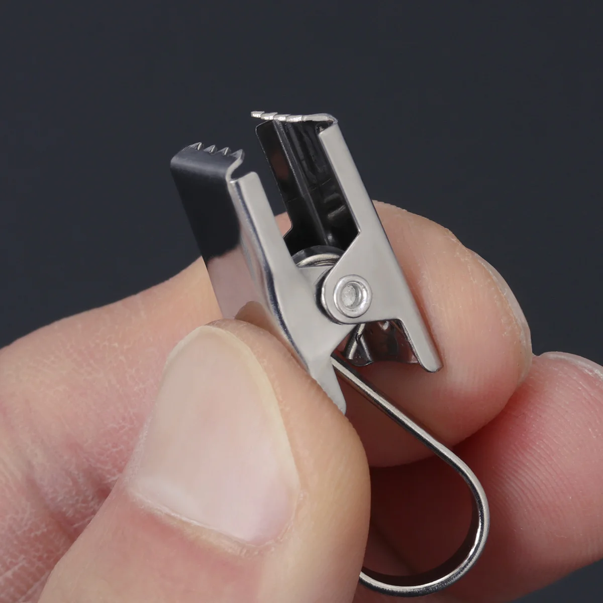 150 قطعة مقاطع الستار مع السنانير الفولاذ المقاوم للصدأ أصحاب الأسلاك الثقيلة لتعليق الستائر الستائر دش ديكور مصابيح حفلات