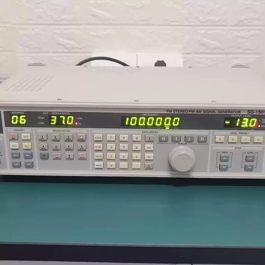 Suitable for SG-1501B stereo high-frequency signal source 100K-150M signal generator