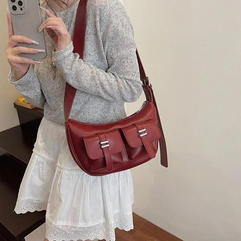 

High-End Women's Handbag Made Of Sturdy Leather Boasting Trendy Design And Paris Vintage Neat Look ​