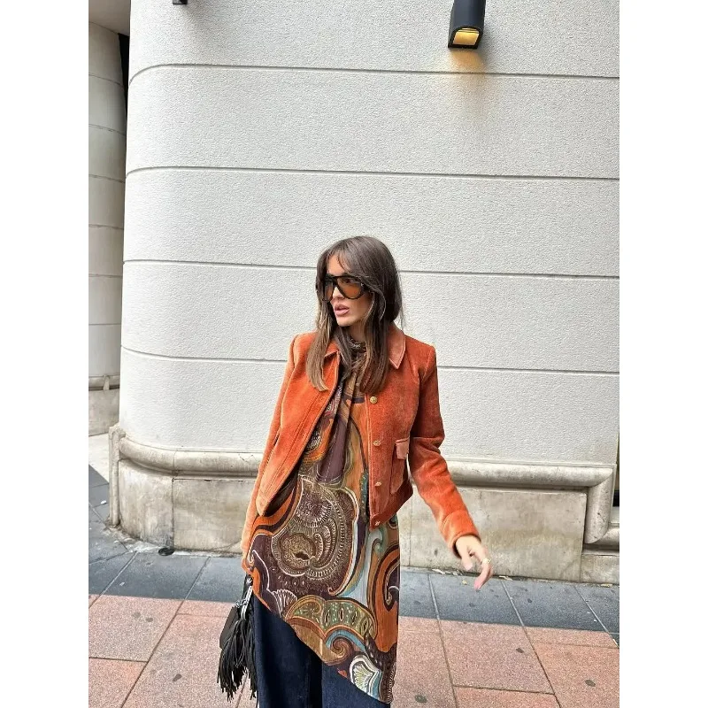 

Новая женская короткая вельветовая куртка оранжевого цвета с отложным воротником, на одной пуговице, с длинными рукавами, карманами, свободного кроя, для повседневной носки и уличного стиля.