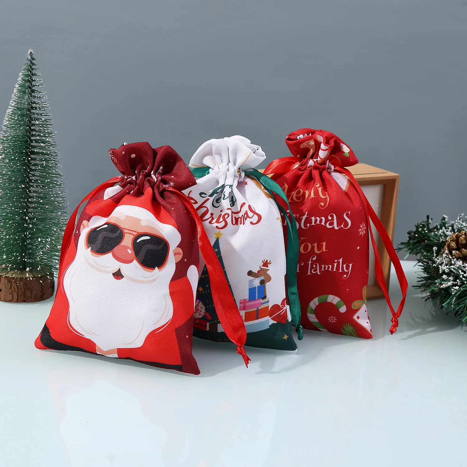 10pcs/lot 15x20, 20x30, 30x40 cm Big Sizes Santa Claus Polyester Drawstring Bags For Christmas Gift Packing Pouches