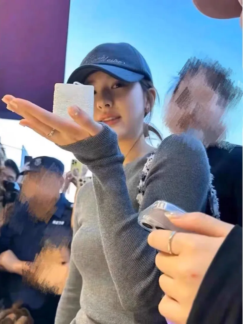 

Высококачественный шерстяной вязаный пуловер с круглым вырезом, мягкий, из чесаной пряжи, повседневный, свободного кроя, с длинными рукавами, женский топ