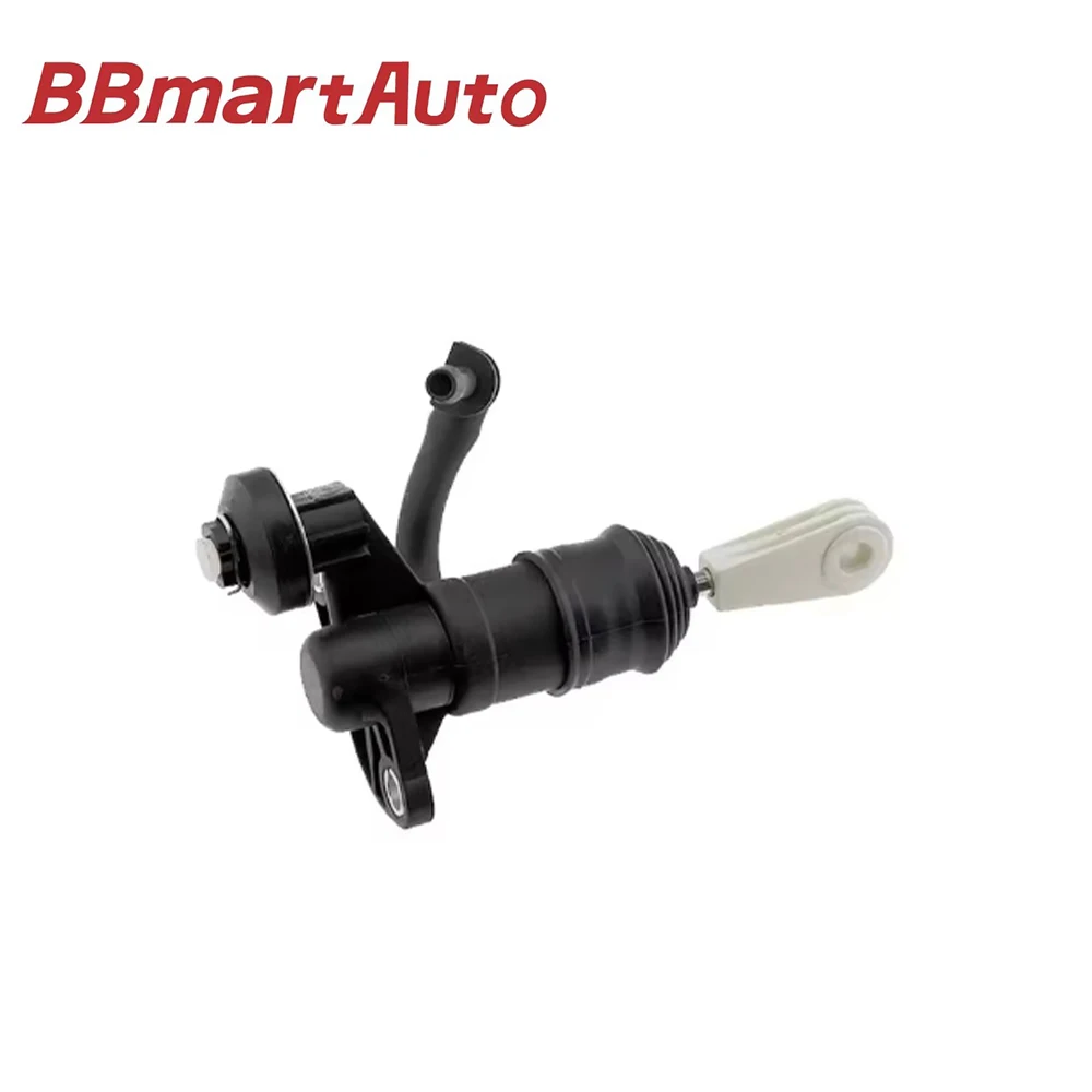 

BBmart Auto Parts 1pcs Plastic Clutch Master Cylinder For Audi A4 A6 VW Passat Skoda OE 8E1721401AG High Quality Car Accessories