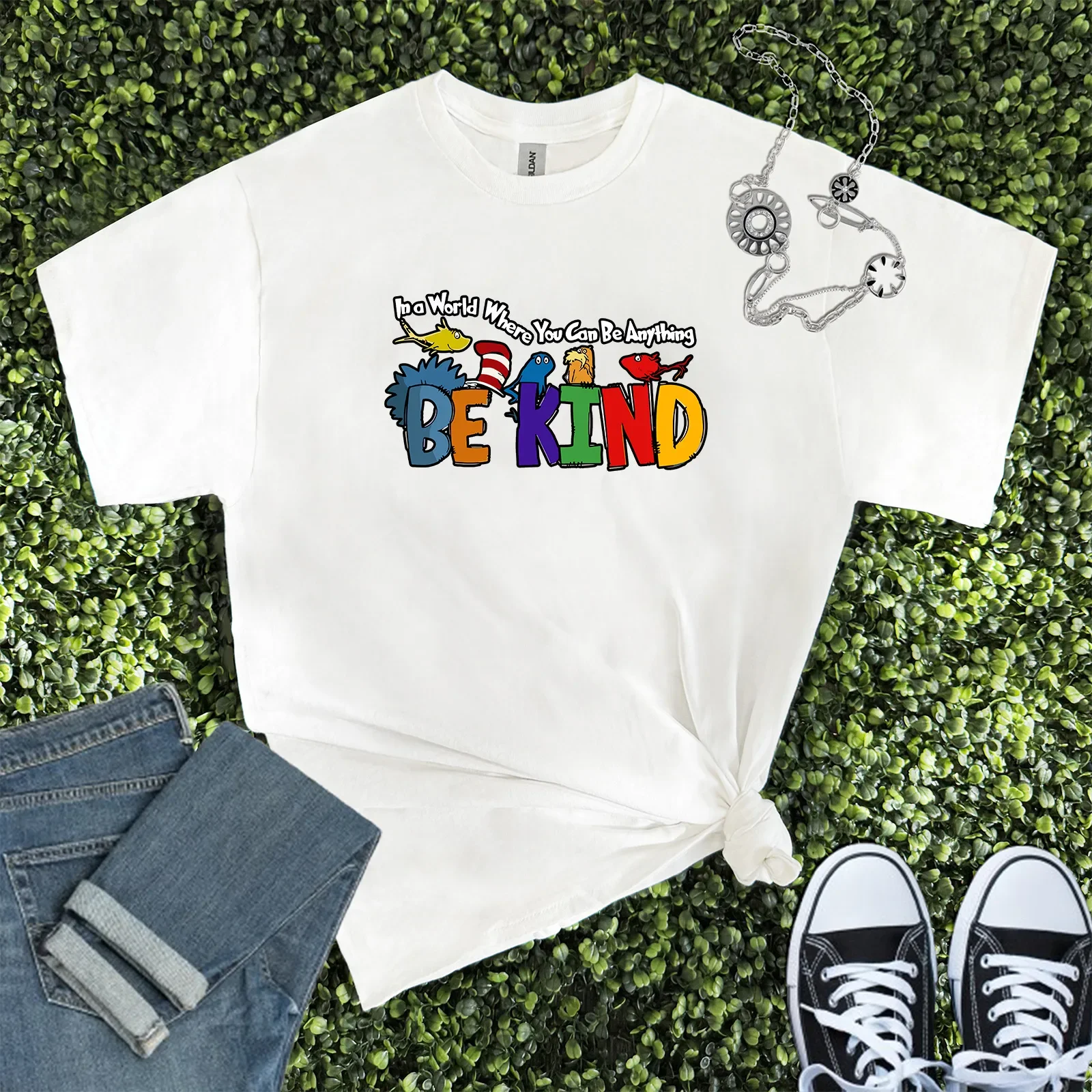 BE KIND Graphic Design T-Shirt / Hoodie / Sweatshirt Unisex Women Men