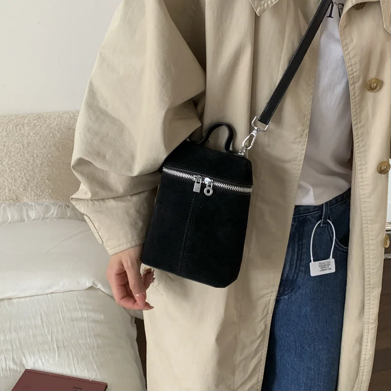 

Suede Trendy Retro Crossbody Bags for Woman Shoulder Bags Carrying Small Square Bag Purse and Handbag Designer Bags Bolsos Mujer