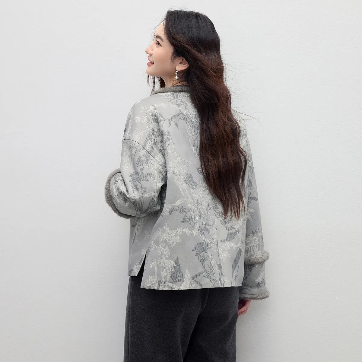 SENTUBILA Women's Chinese Style Crew Neck Jacket 2026 Winter Button Jacquard Warm Filled Coat Gray Casual Clothing 154MI4054