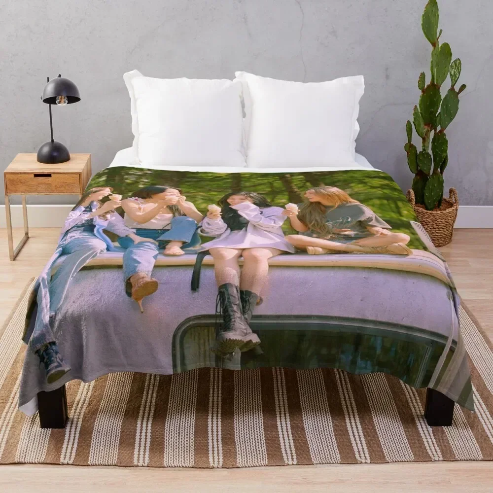 

MAMAMOO GROUP - Where Are We Throw Blanket Luxurious Soft Fuzzy Blanket for Sofa Bed