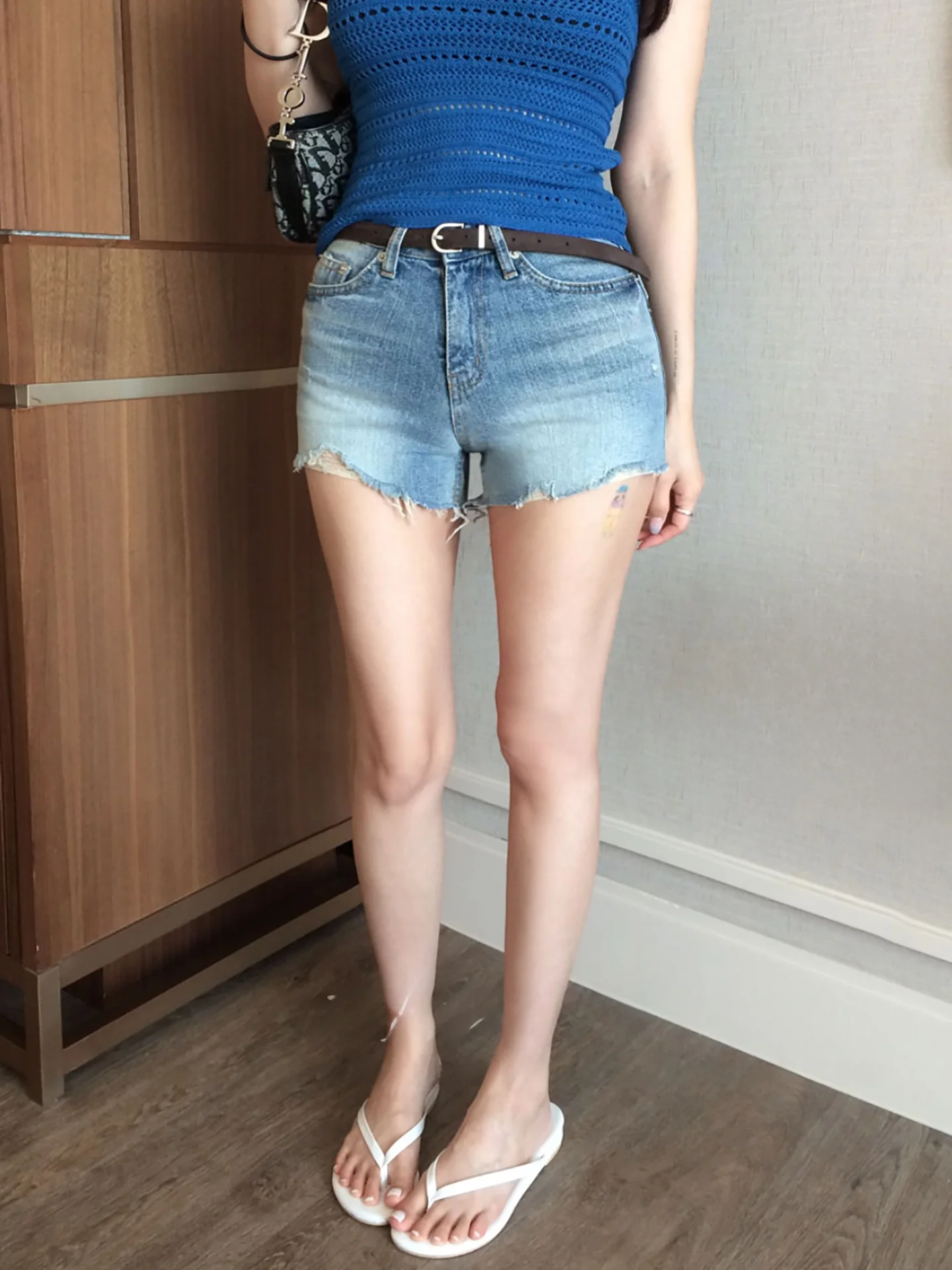

American Hot Girl Style Ripped Hem Denim Shorts Women's High Waist Bodycon Jeans Slim Fit A-Line Hot Pants Spring Cotton Stre...