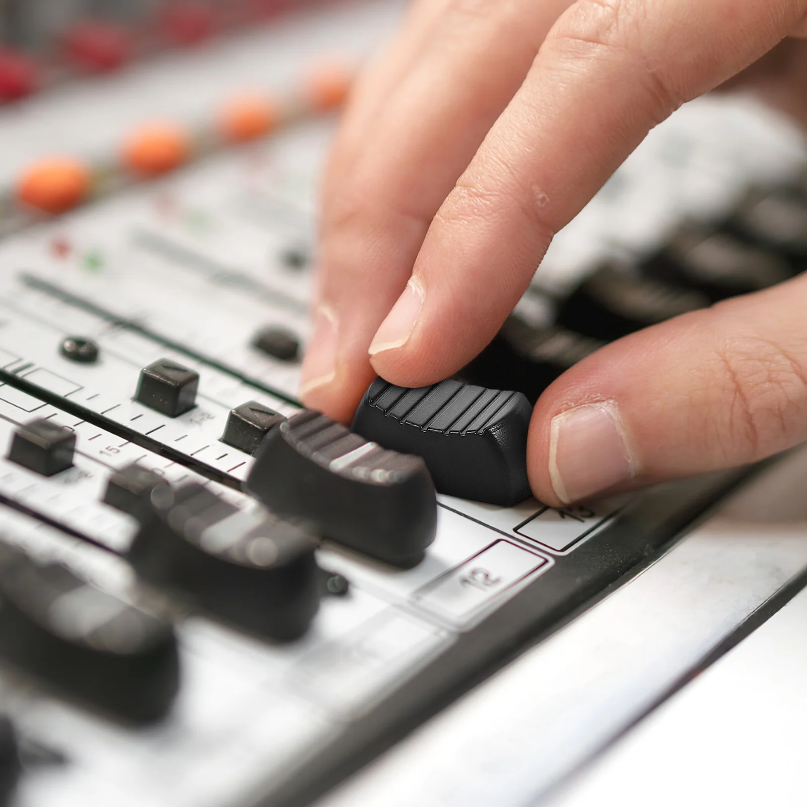 5Sets Precision Control 35mm Fader Singlechannel Straight Sliding Potentiometer Mixer Knobs Caps Replacement Mixer Slider