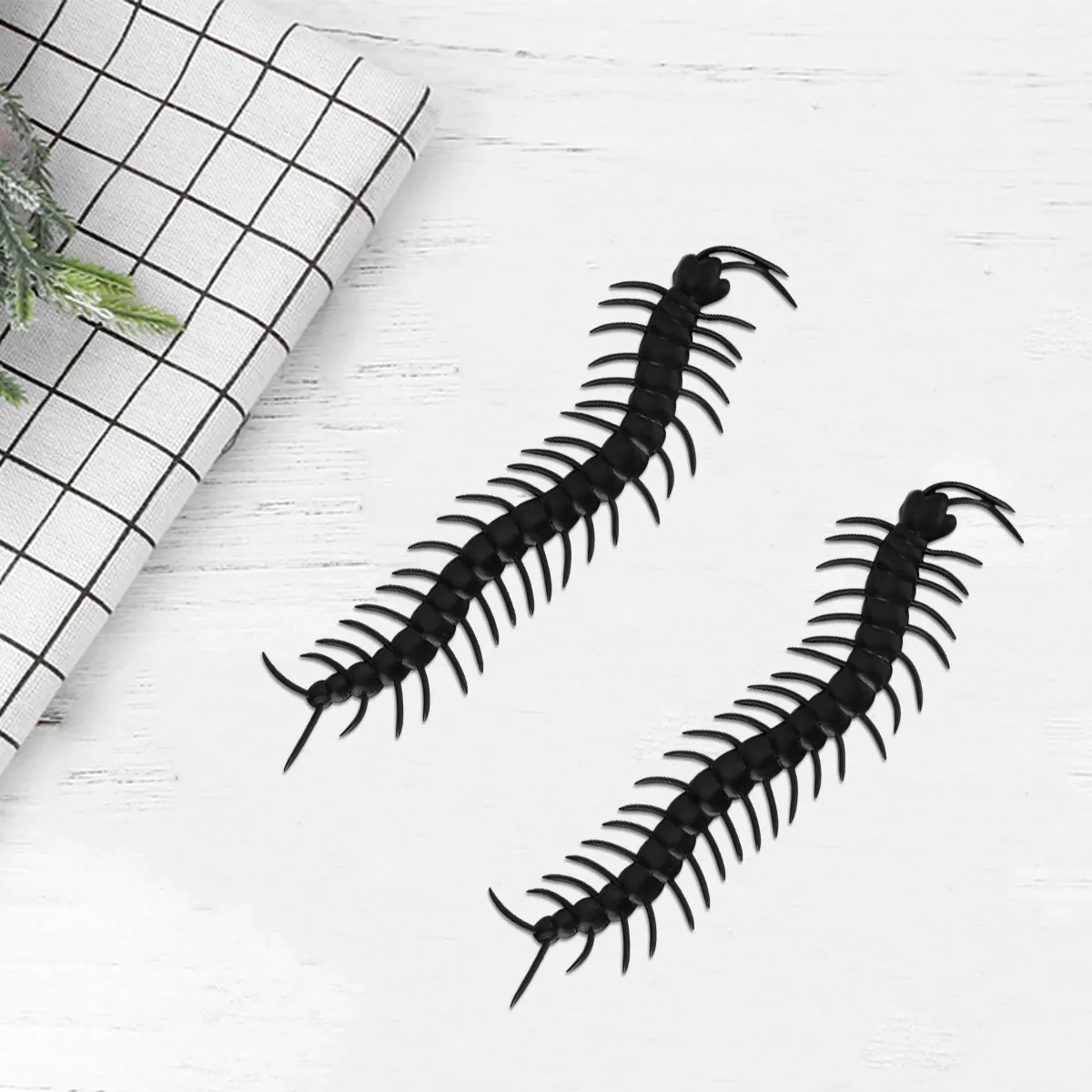 

24Pcs Halloween Tricky Props Lifelike Centipede Simulation for Spooky Decor Haunted House Party Fright Night Joke Accessories