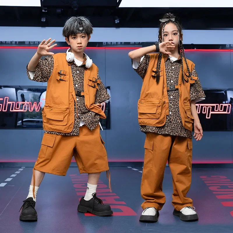 

Детский костюм в стиле хип-хоп, подходит для девочек, барабанный комплект, репетиционный костюм, штаны-папка с тепловыми волнами, коричневая новая детская уличная одежда для танцев