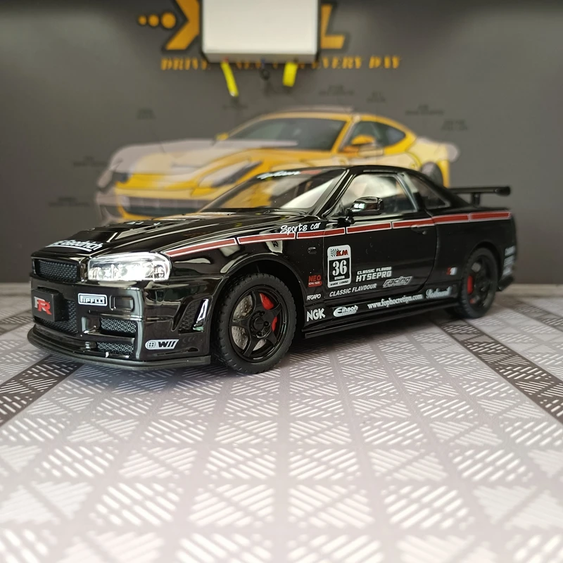 

1:24 simulation Nissan GTR-R34 alloy car model doors and engine hood, trunk can be opened has sound and lighting rich details