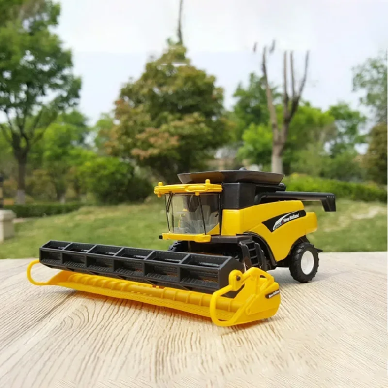 Diecast 1:64 Scale CR960 Combine Harvester Agricultural Vehicle Alloy Model Collection Souvenir Ornaments Display Toys Gift