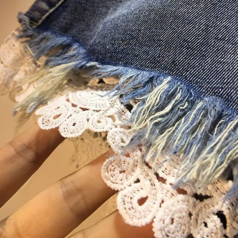 2026 Summer New Splicing Hook Lace High Waist Burr Denim Shorts Hot Pants Women