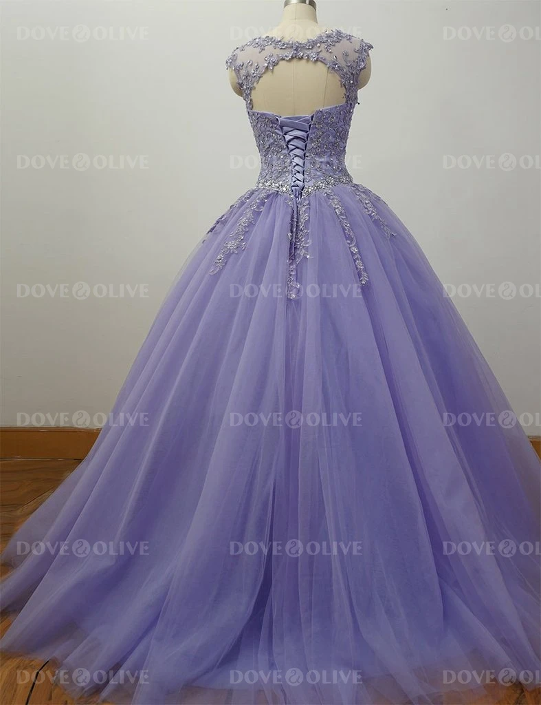 Lavender Quinceanera Dresses 2022 Tulle Ball Gown Scoop Neck BacklessSleeveless Lace Appliques Beaded Crystal Formal Party Gowns