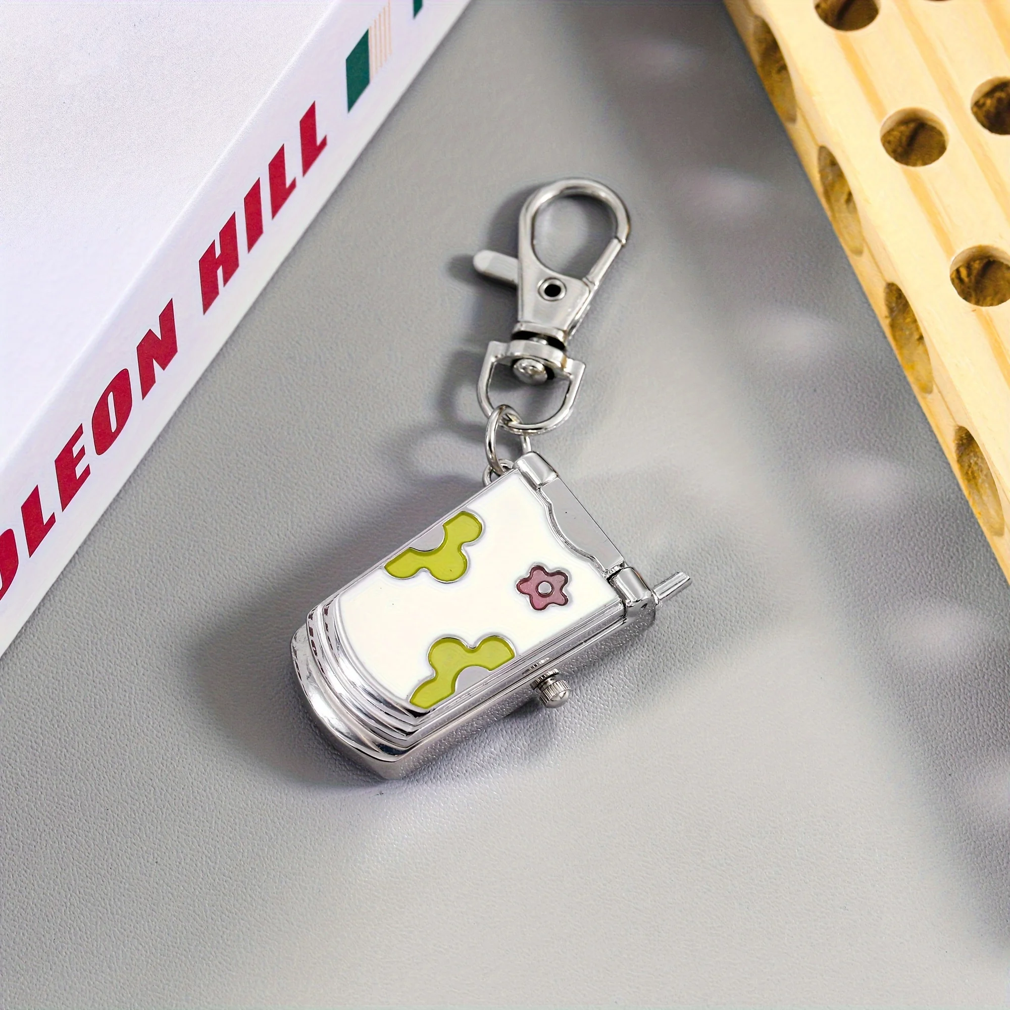 Retro Cute Keychain Hanging Watch, Creative Gift