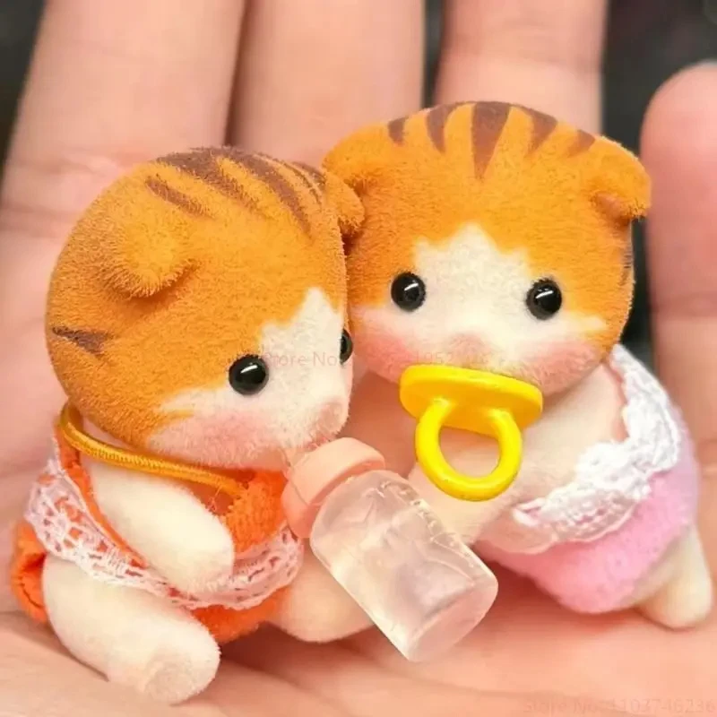 Caliente nuevo patrón Sylvanian familias Anime Mini bebé Serie arce gato gemelos figuras flocado muñeca niña juguete regalo de Navidad regalos de cumpleaños