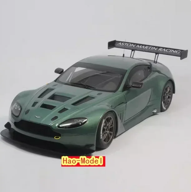 AutoArt 1/18 For Aston Martin V12 VANTAGE GT3 2013 Alloy Diecast Car Black/White Toys Gifts Hobby Display Collection Ornaments